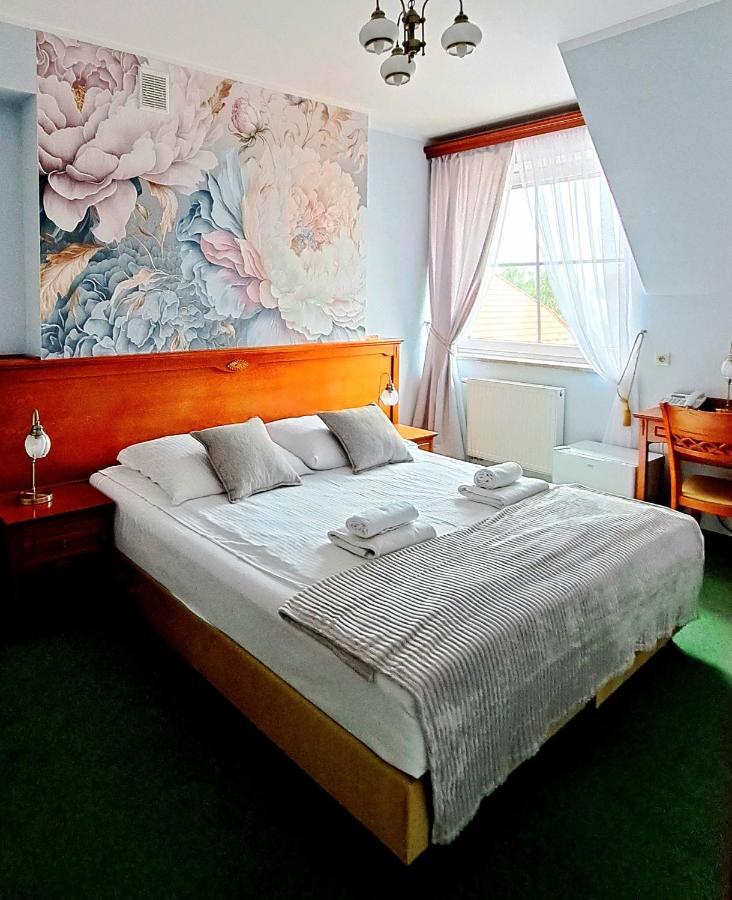Senator Gran Via Hotel Bedziemysl Luaran gambar
