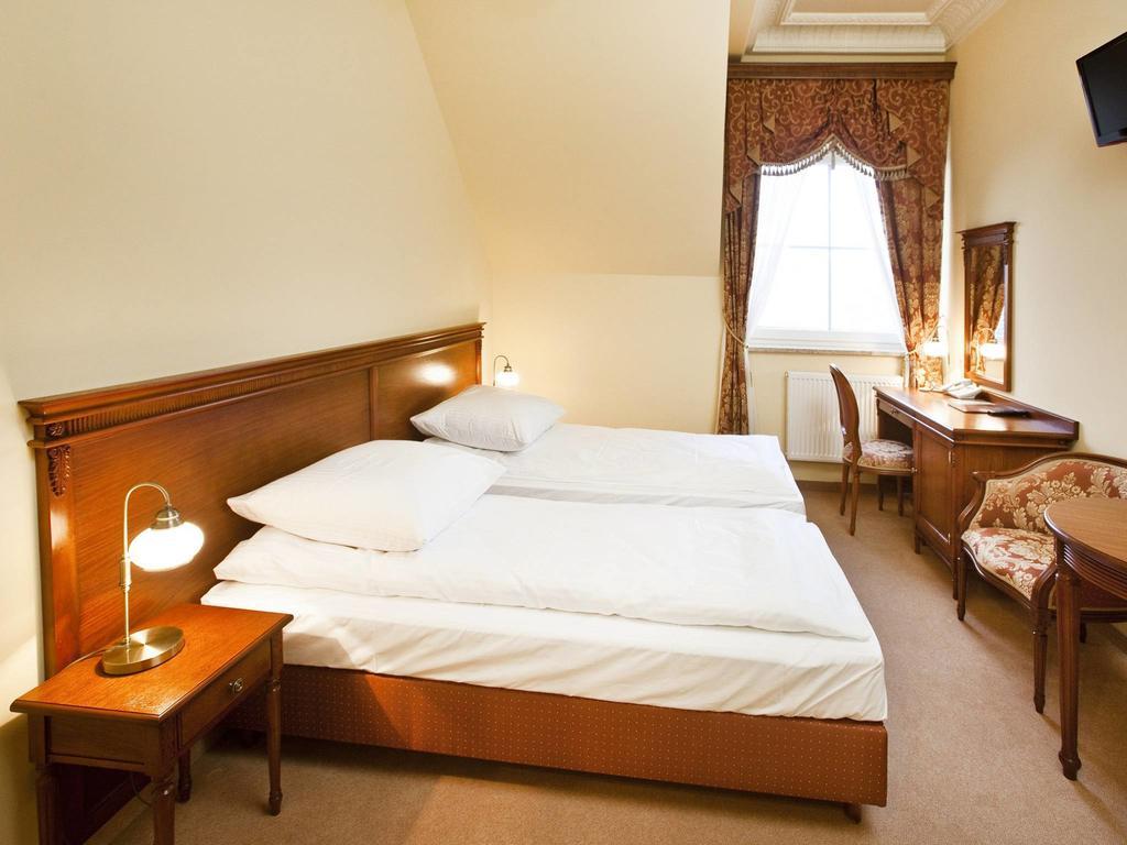 Senator Gran Via Hotel Bedziemysl Luaran gambar