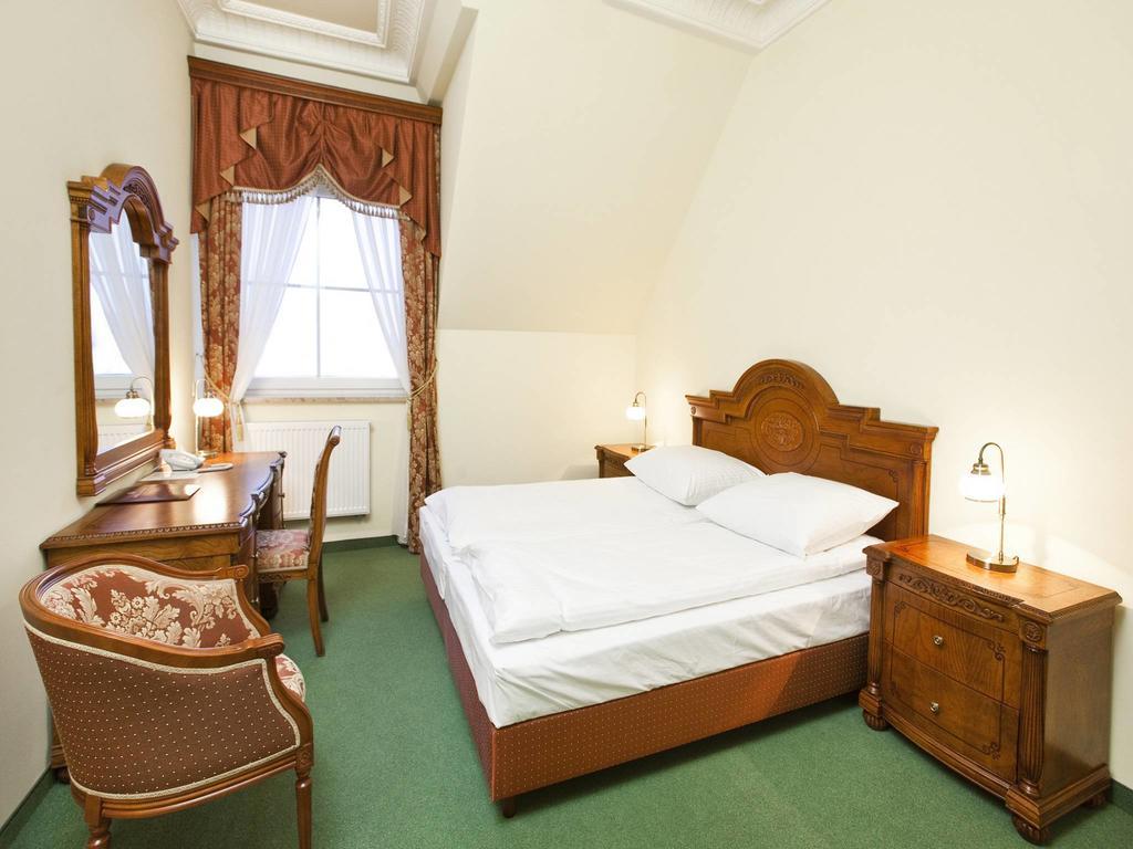 Senator Gran Via Hotel Bedziemysl Luaran gambar